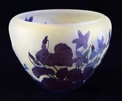 Lot 312 - Galle cameo bowl cut with bell flowers and foliage