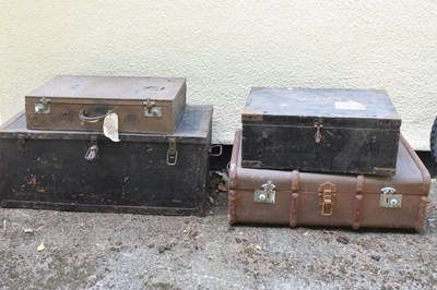 Lot 678 - Four vintage trunks