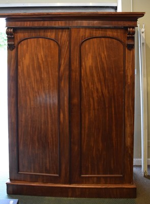 Lot 504 - Victorian mahogany linen/wardrobe press