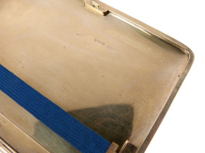 Lot 44 - Asprey - 9ct gold slide action cigarette case