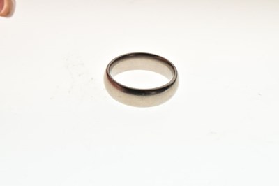 Lot 24 - Titanium 7mm wedding ring