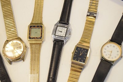 Lot 125 - Quantity of gent's fashion wristwatches