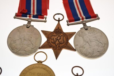 Lot 270 - Assorted World War I and World War II medals