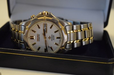 Lot 103 - Gentleman's Seiko Kinetic Titanium SQ100 wristwatch and vintage watches