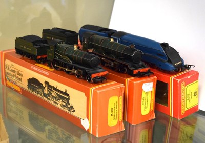 Lot 286 - Three boxed Hornby 00 gauge railway trainset locomotives and tenders