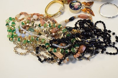Lot 85 - Assorted costume jewellery