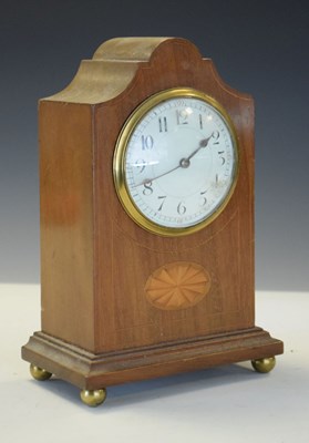 Lot 542 - Early 20th Century inlaid mahogany mantel clock