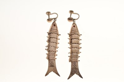 Lot 47 - Pair of Eastern white metal articulated fish earrings