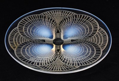 Lot 279 - René Lalique (1860-1945) - 'Coquilles' opalescent glass plate, 26.5cm