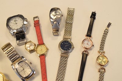 Lot 63 - Quantity of fashion watches