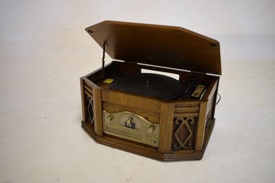 Lot 667 - Reproduction Gramophone