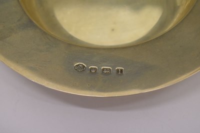 Lot 189 - George V silver quaich with mother of pearl decorated handles