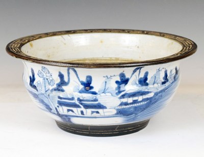 Lot 238 - Chinese blue and white bowl