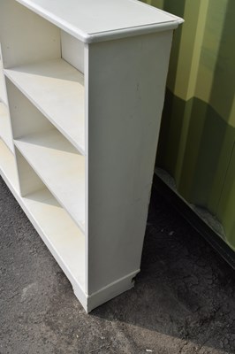 Lot 774 - Modern white painted bookshelf