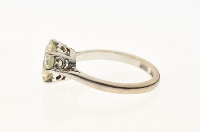 Lot 11 - Diamond single stone ring