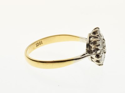 Lot 7 - Seven-stone diamond cluster ring