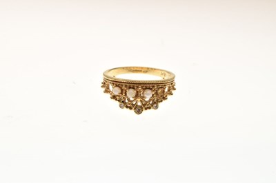 Lot 17 - 18ct gold 'tiara' dress ring