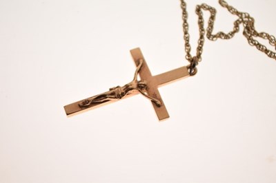 Lot 34 - 9ct gold crucifix on chain