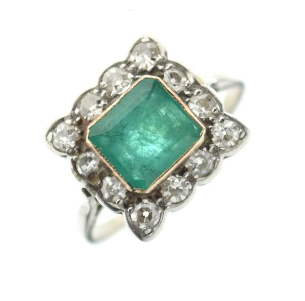 Lot 13 - Emerald and diamond cluster ring