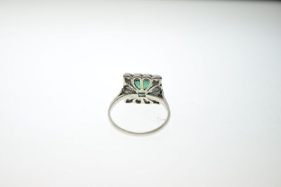 Lot 13 - Emerald and diamond cluster ring
