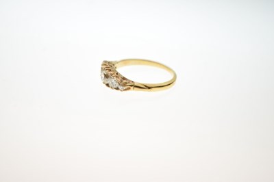 Lot 4 - Five-stone diamond ring