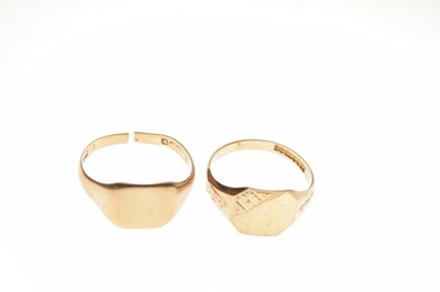 Lot 13 - Two gentleman's 9ct gold signet rings