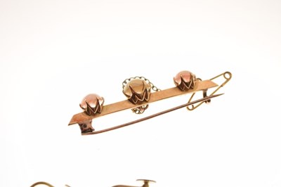 Lot 30 - Bar brooch set three opals, unmarked, 3.4g gross approx, plus a pair of gem set drop earrings