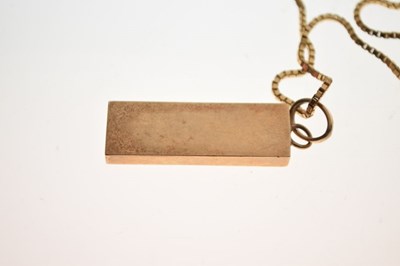 Lot 35 - 9ct gold ingot with 9ct gold box-link chain