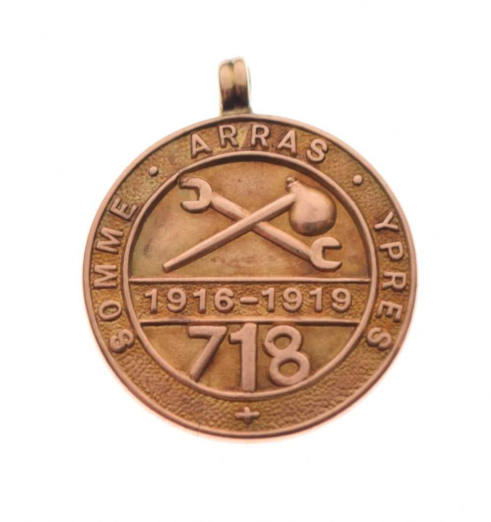 Lot 41 - World War I 9ct gold fob