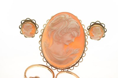 Lot 60 - Assorted group of 9ct gold shell Cameo jewellery