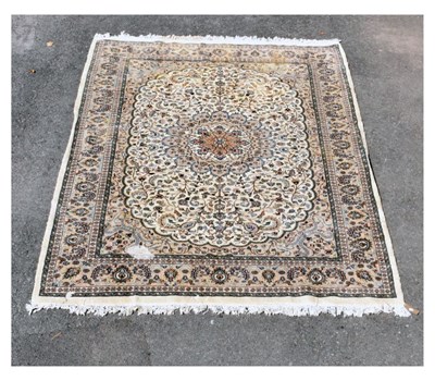 Lot 463 - Persian style rug