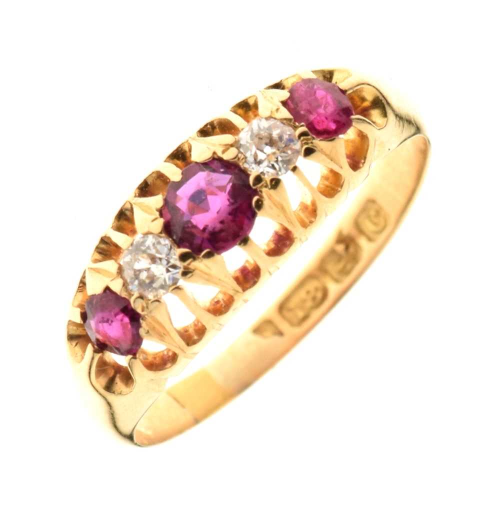 Lot 19 - Edwardian ruby and diamond ring