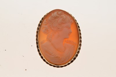 Lot 35 - 20th Century carved shell cameo in 9ct frame
