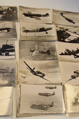 Lot 102 - Quantity of mid 20th Century black and white aviation pictures