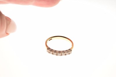 Lot 2 - 18ct gold seven stone diamond ring