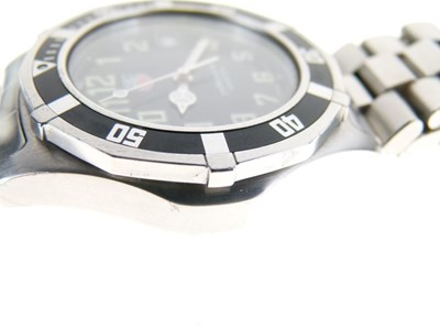 Lot 71 - Tag Heuer - Gentleman's Professional 200 stainless steel wristwatch
