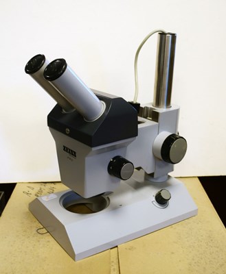 Lot 225 - Zeiss stereo microscope DV4