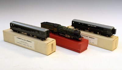 Lot 406 - Hornby Dublo 'Bristol Castle' and two Anbrico Scale Model carriages