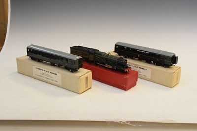 Lot 406 - Hornby Dublo 'Bristol Castle' and two Anbrico Scale Model carriages