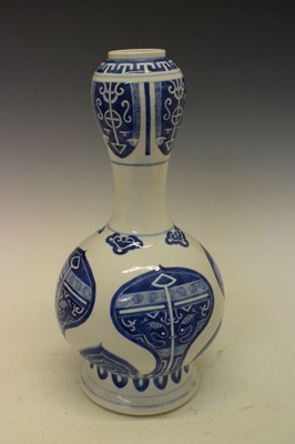 Lot 298 - Chinese blue and white porcelain garlic-head vase