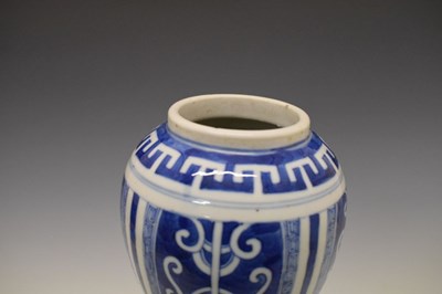 Lot 298 - Chinese blue and white porcelain garlic-head vase