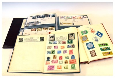 Lot 155 - Quantity of GB and world stamps, to include Royal Mail first day covers, PHQ postcards, etc