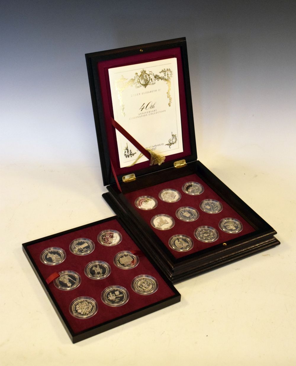 Lot 119 - Royal Mint Queen Elizabeth II 40th