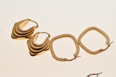 Lot 85 - Two pairs of 9ct gold hoop earrings
