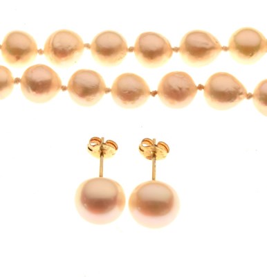 Lot 87 - String of Hong Kong pearls
