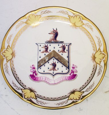 Lot 299 - 19th Century porcelain armorial comport