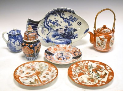 Lot 375 - Assorted Japanese ceramics