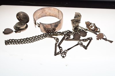 Lot 89 - Assorted silver jewellery and Alberts