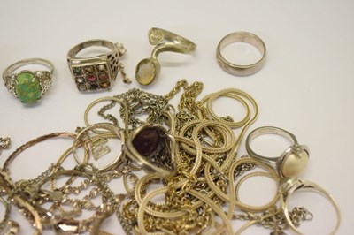 Lot 90 - Small quantity of silver and white metal jewellery