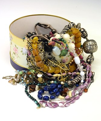 Lot 102 - Quantity of costume jewellery to include bead necklaces